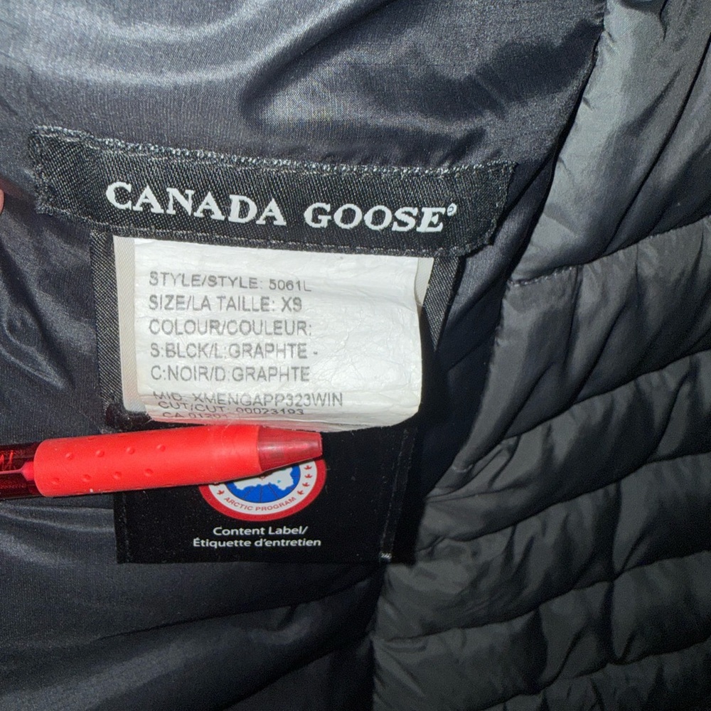 Authentic Canada Goose Black Quilted Down Jacket with Signature Patch Size XS - Picture 3 of 9